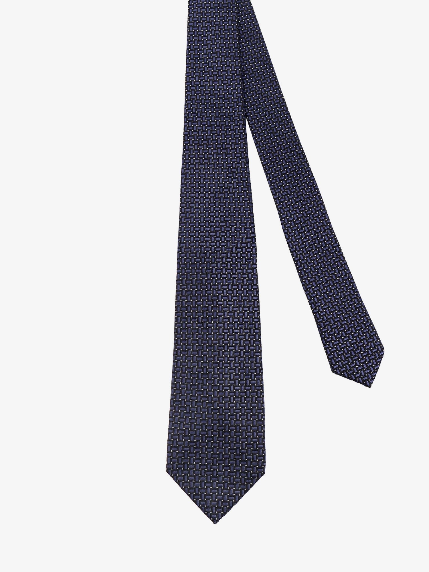 nanito_source_url:https://nokinstyle.com/2390490/silk-tie.jpg