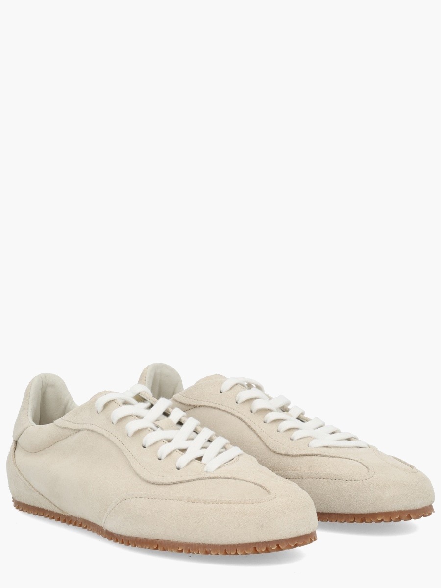 nanito_source_url:https://nokinstyle.com/2333691/daze-runner-sneaker.jpg