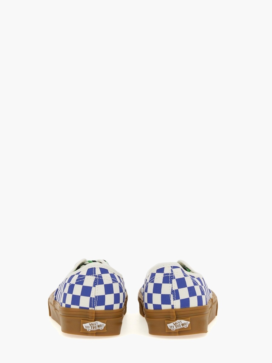nanito_source_url:https://nokinstyle.com/2349596/authentic-sneaker.jpg