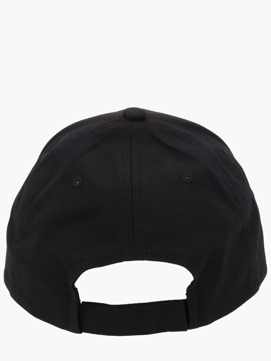 nanito_source_url:https://nokinstyle.com/2342748/baseball-hat-with-logo.jpg