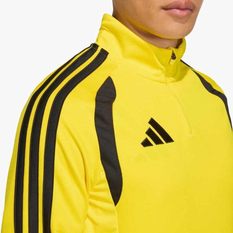 nanito_source_url:https://b2bsportswholesale.net/public/storage/productimages/5d/84/b6/35/2118910/image/xlarge_clean.jpg