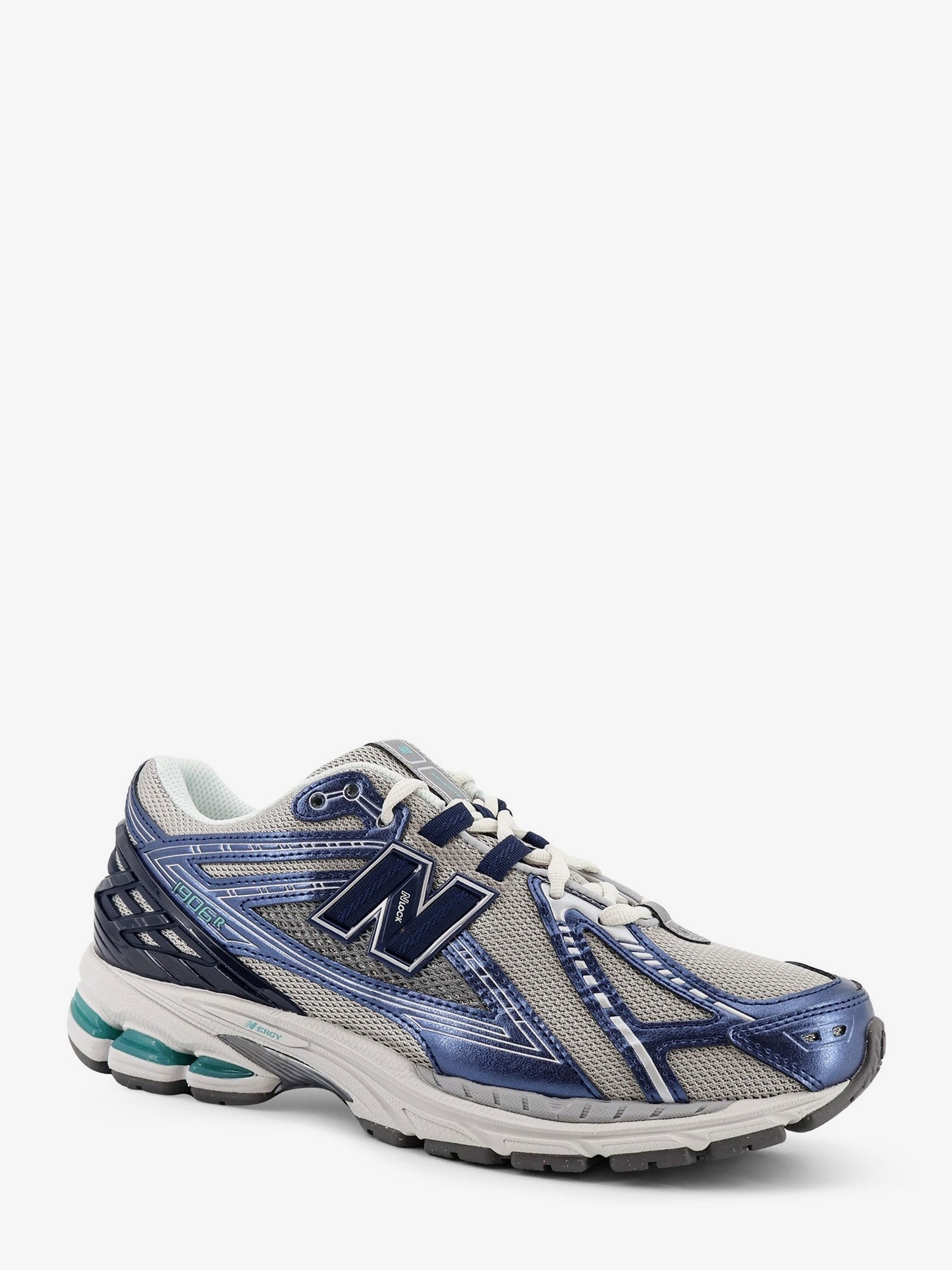 nanito_source_url:https://nokinstyle.com/2391257/u190688-mesh-sneakers-with-side-logo.jpg
