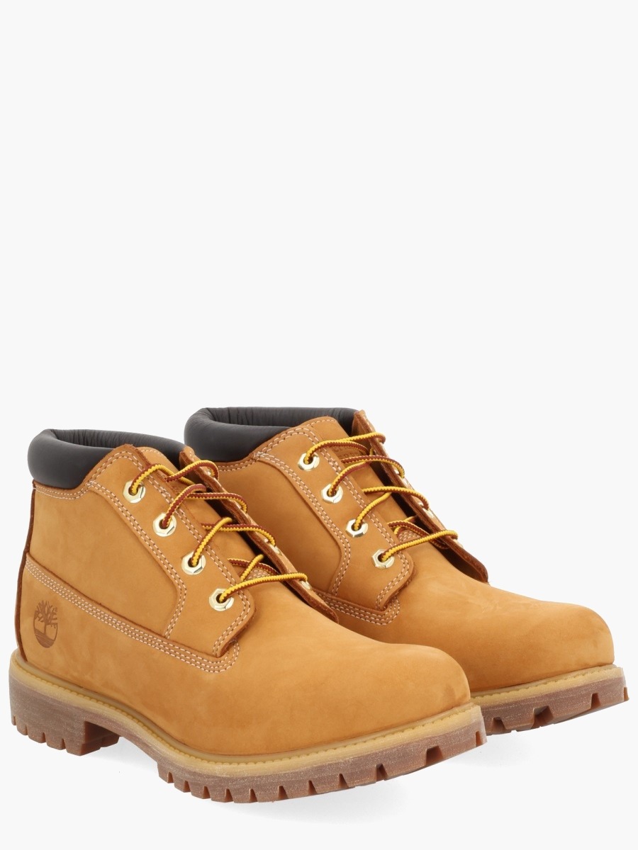 nanito_source_url:https://nokinstyle.com/2379491/waterproof-chukka-boot.jpg
