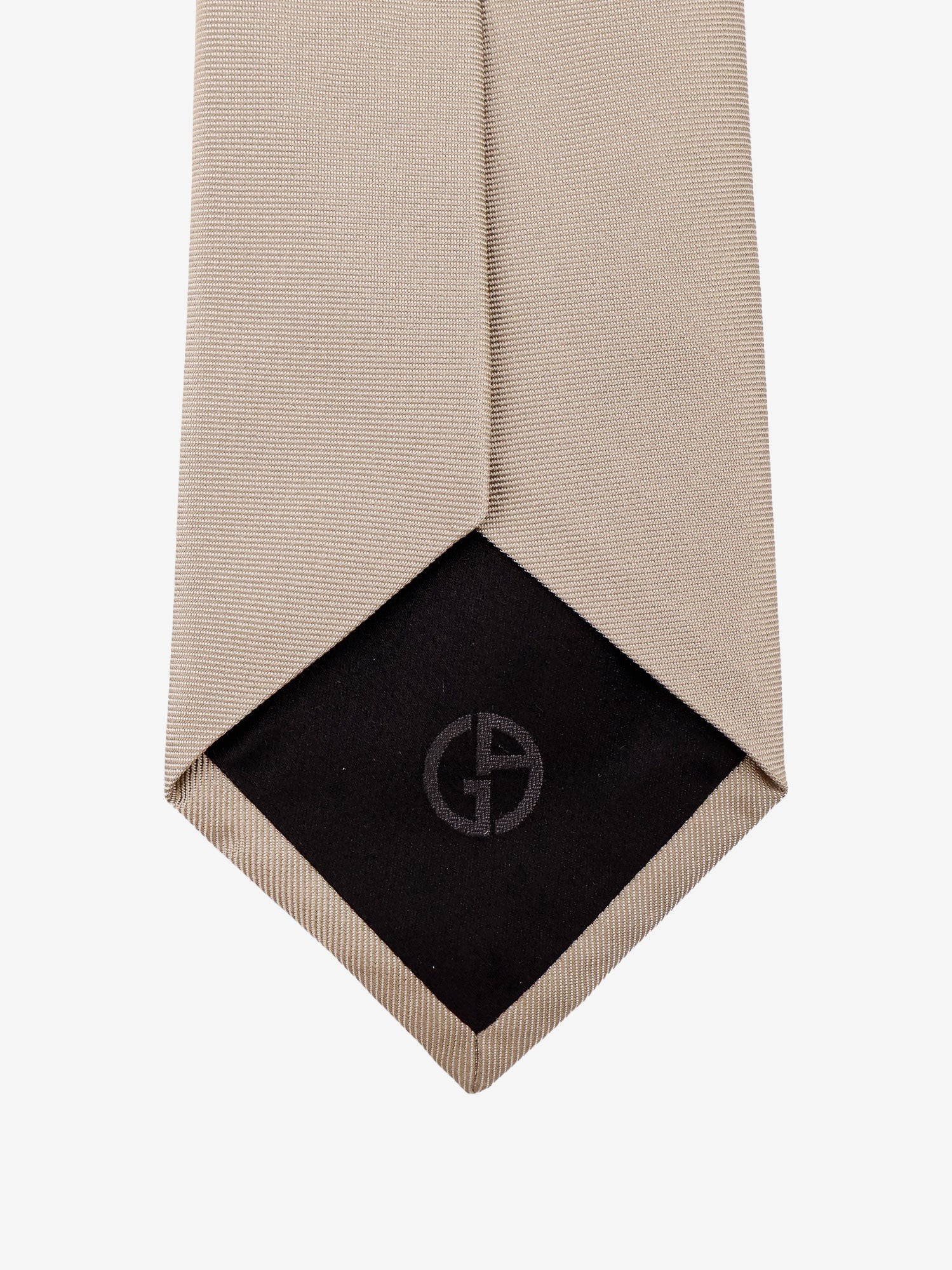 nanito_source_url:https://nokinstyle.com/2442338/silk-tie.jpg