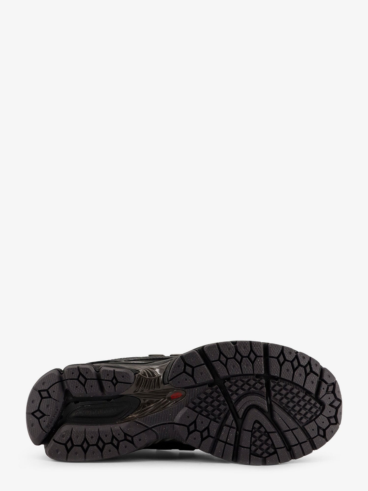 nanito_source_url:https://nokinstyle.com/2397792/nylon-sneakers.jpg