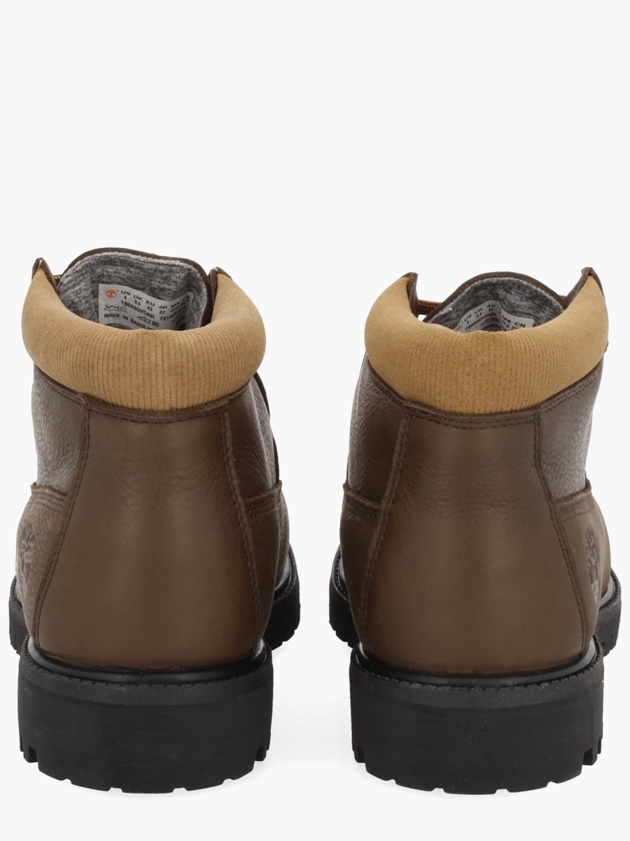 nanito_source_url:https://nokinstyle.com/2379132/waterproof-chukka-boot.jpg
