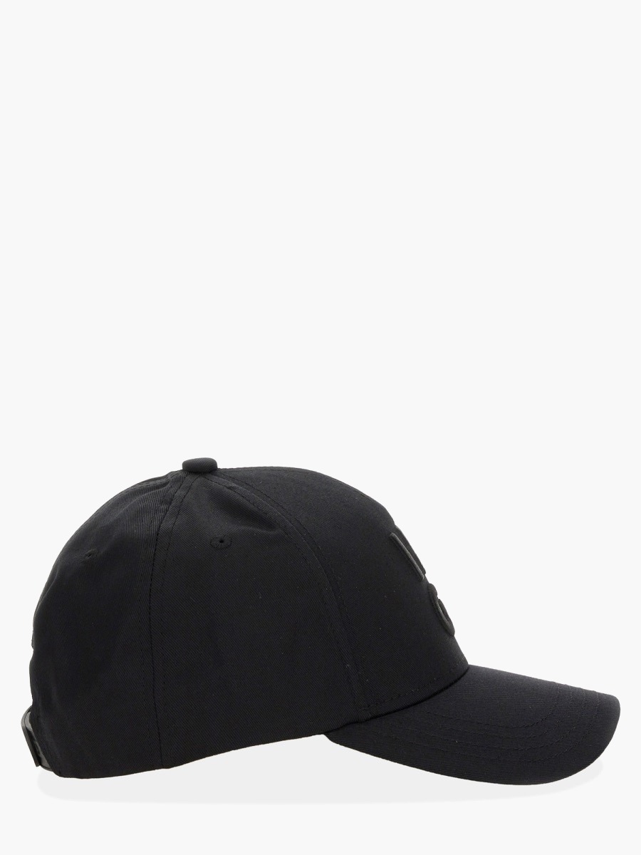 nanito_source_url:https://nokinstyle.com/2342891/baseball-hat-with-logo.jpg