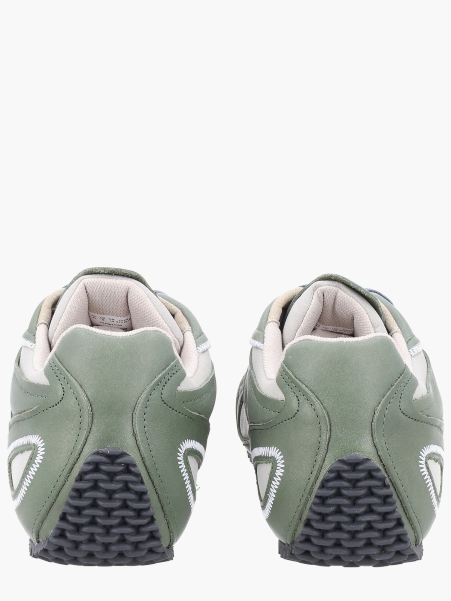 nanito_source_url:https://nokinstyle.com/2334969/sneaker-slow-runner.jpg