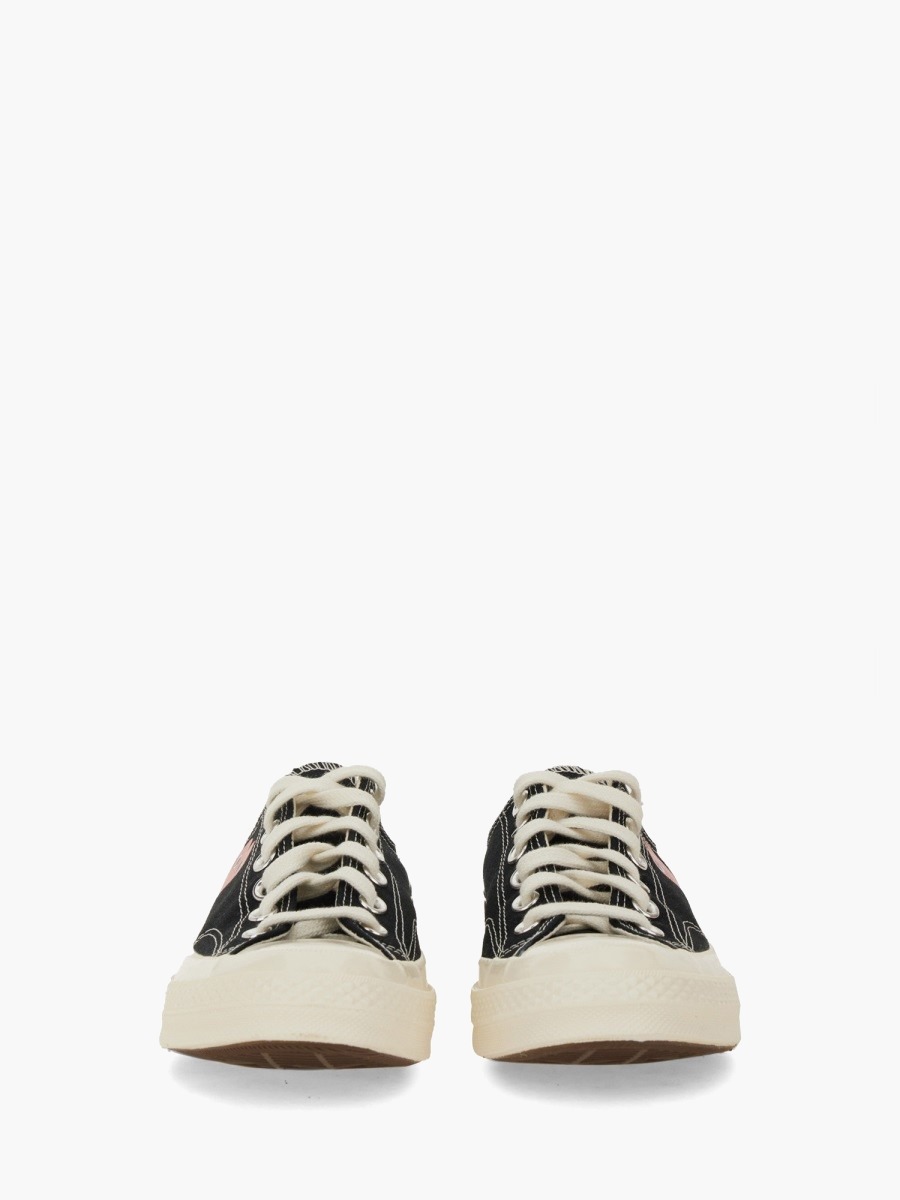 nanito_source_url:https://nokinstyle.com/2386343/chuck-taylor-70-sneaker.jpg