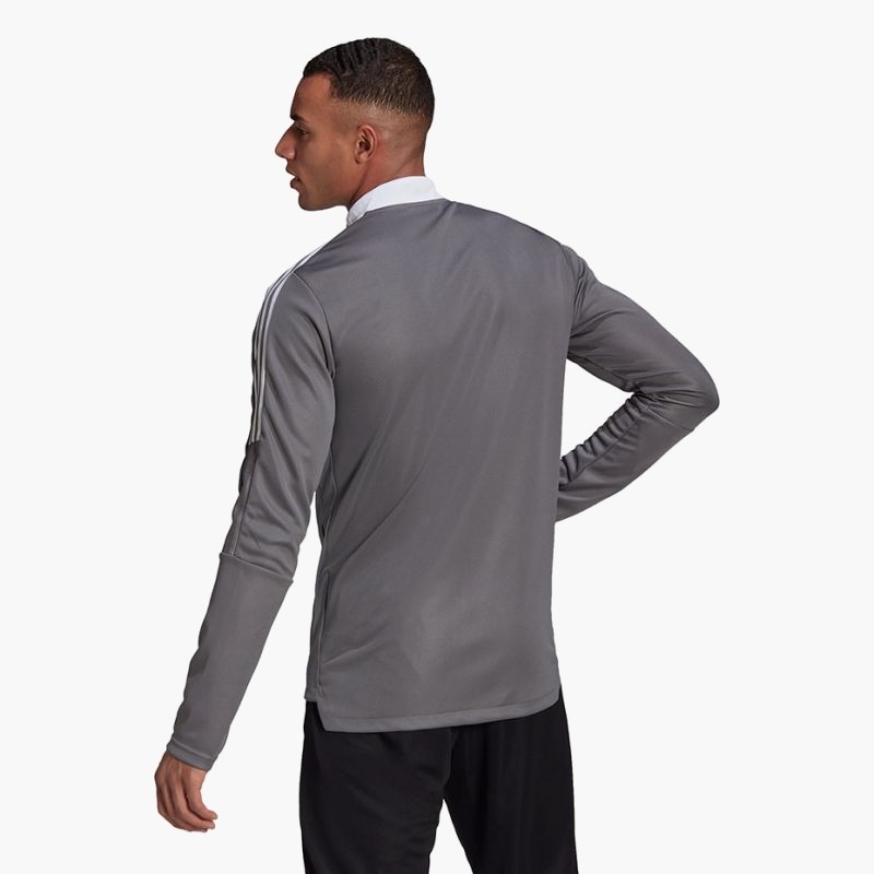 nanito_source_url:https://b2bsportswholesale.net/public/storage/productimages/58/01/7a/c8/620805/image/xlarge_clean.jpg