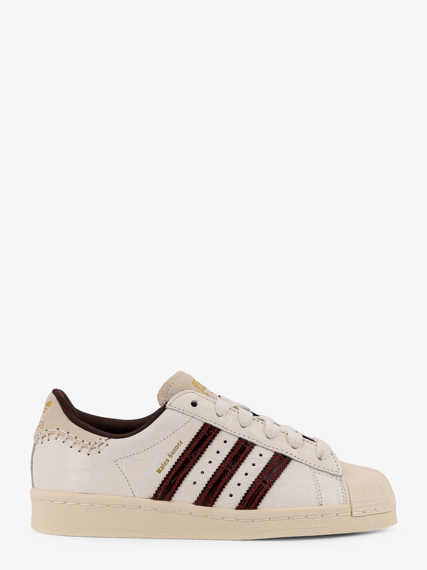 nanito_source_url:https://nokinstyle.com/2406004/wb-superstar-leather-sneakers-withlettering-logo-on-the-side.jpg