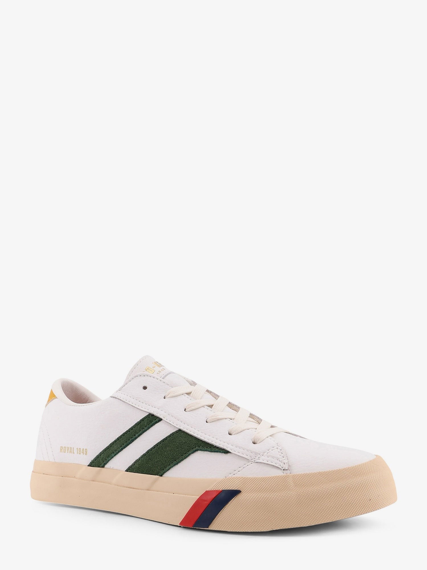 nanito_source_url:https://nokinstyle.com/2400039/royal-classic-leather-sneakers.jpg