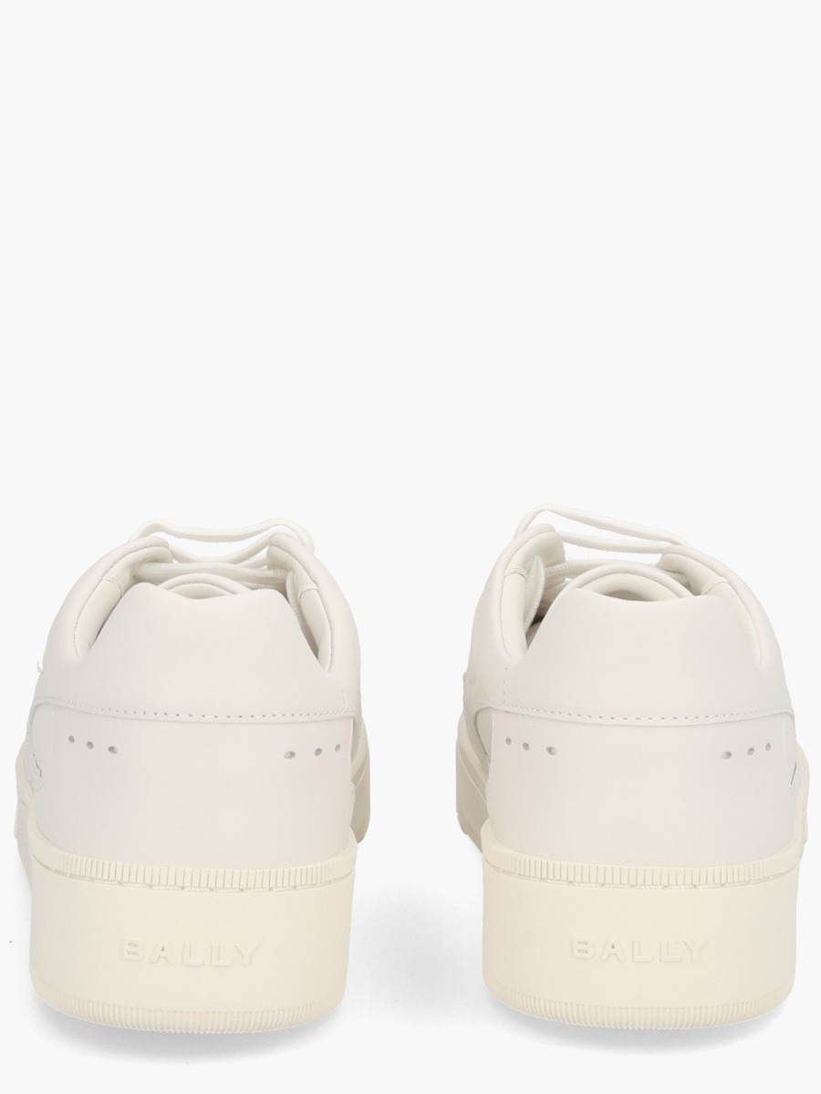 nanito_source_url:https://nokinstyle.com/2367872/raise-sneaker.jpg
