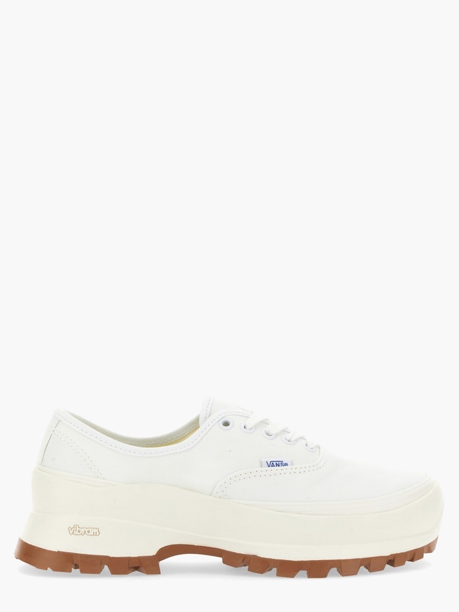 nanito_source_url:https://nokinstyle.com/2359614/authentich-vibram-sneaker.jpg