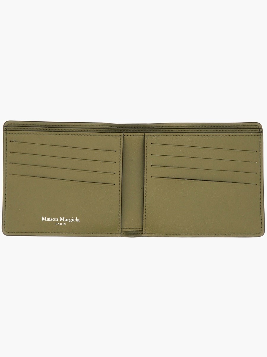 nanito_source_url:https://nokinstyle.com/2369206/bi-fold-four-stitches-wallet.jpg