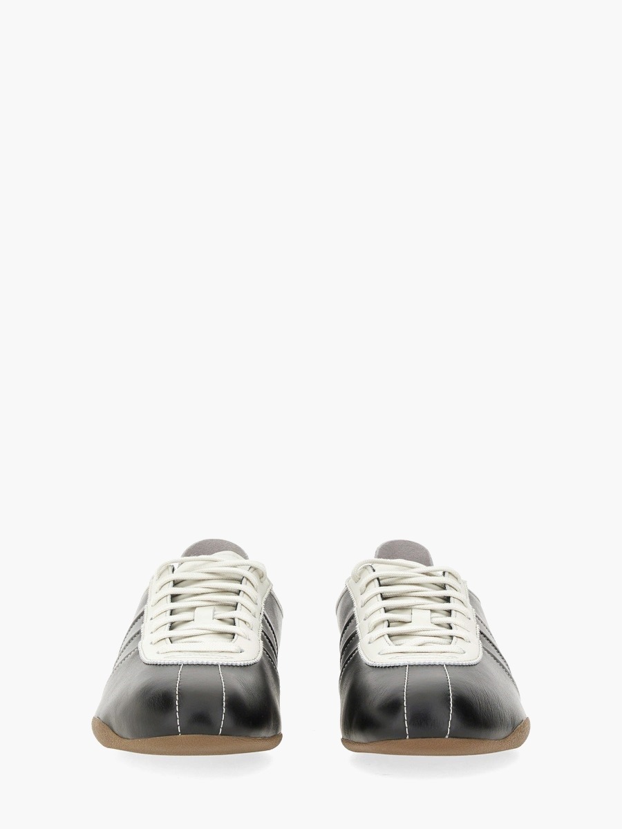 nanito_source_url:https://nokinstyle.com/2370527/sneakers-tokyo.jpg