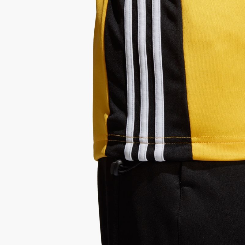 nanito_source_url:https://b2bsportswholesale.net/public/storage/productimages/09/11/0b/8f/436666/image/xlarge_clean.jpg