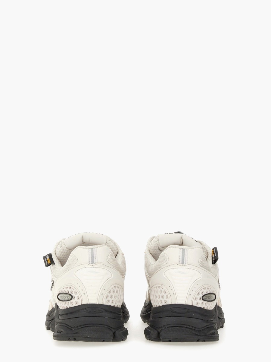 nanito_source_url:https://nokinstyle.com/2386751/progrid-triumph-4-sneaker.jpg