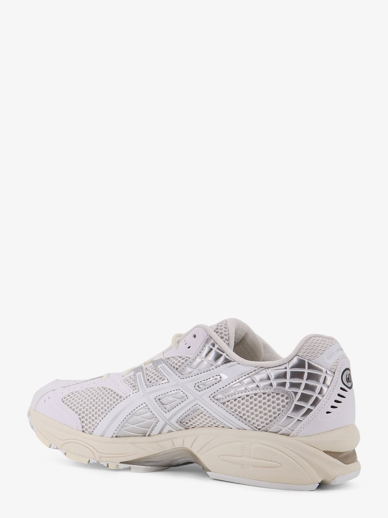 nanito_source_url:https://nokinstyle.com/2408560/gel-nimbus-101-mesh-sneakers.jpg