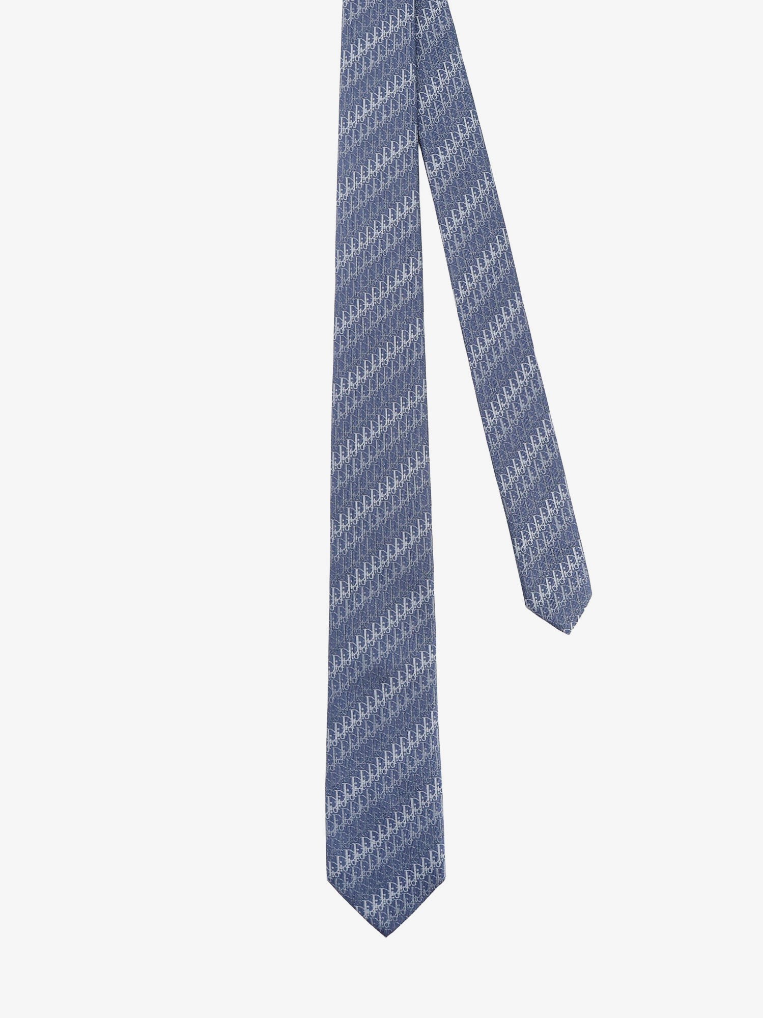 nanito_source_url:https://nokinstyle.com/2426542/dior-oblique-trio-silk-tie.jpg
