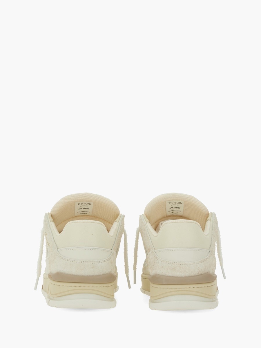 nanito_source_url:https://nokinstyle.com/2332365/area-lo-fluffy-sneaker.jpg