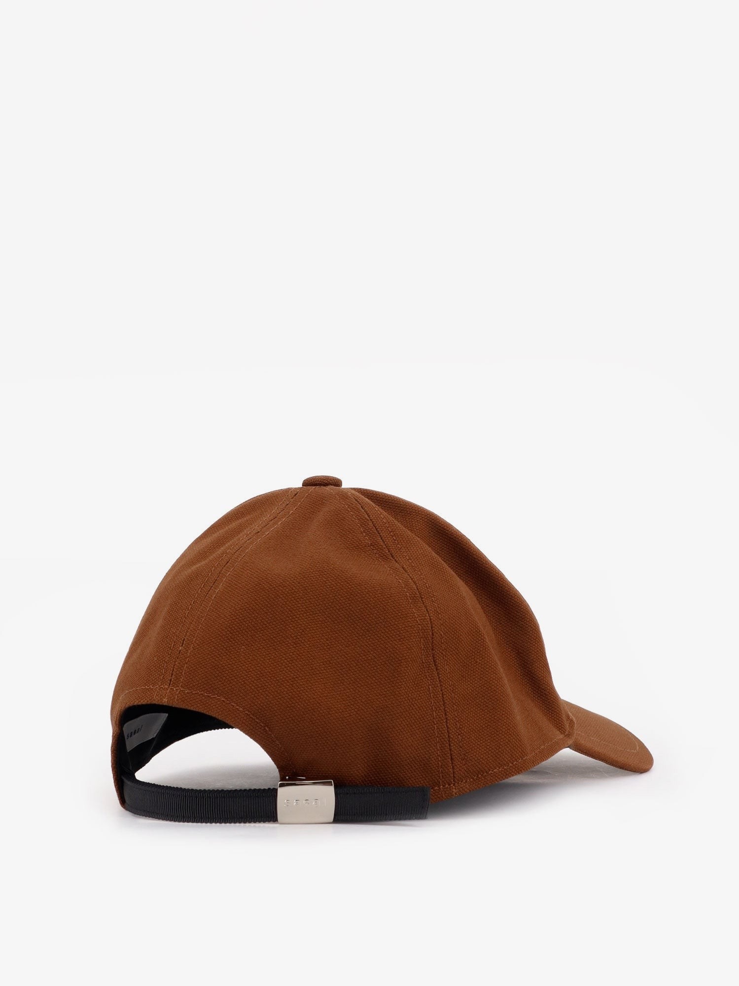 nanito_source_url:https://nokinstyle.com/2406715/carhartt-wip-duck-cotton-baseball-hat.jpg