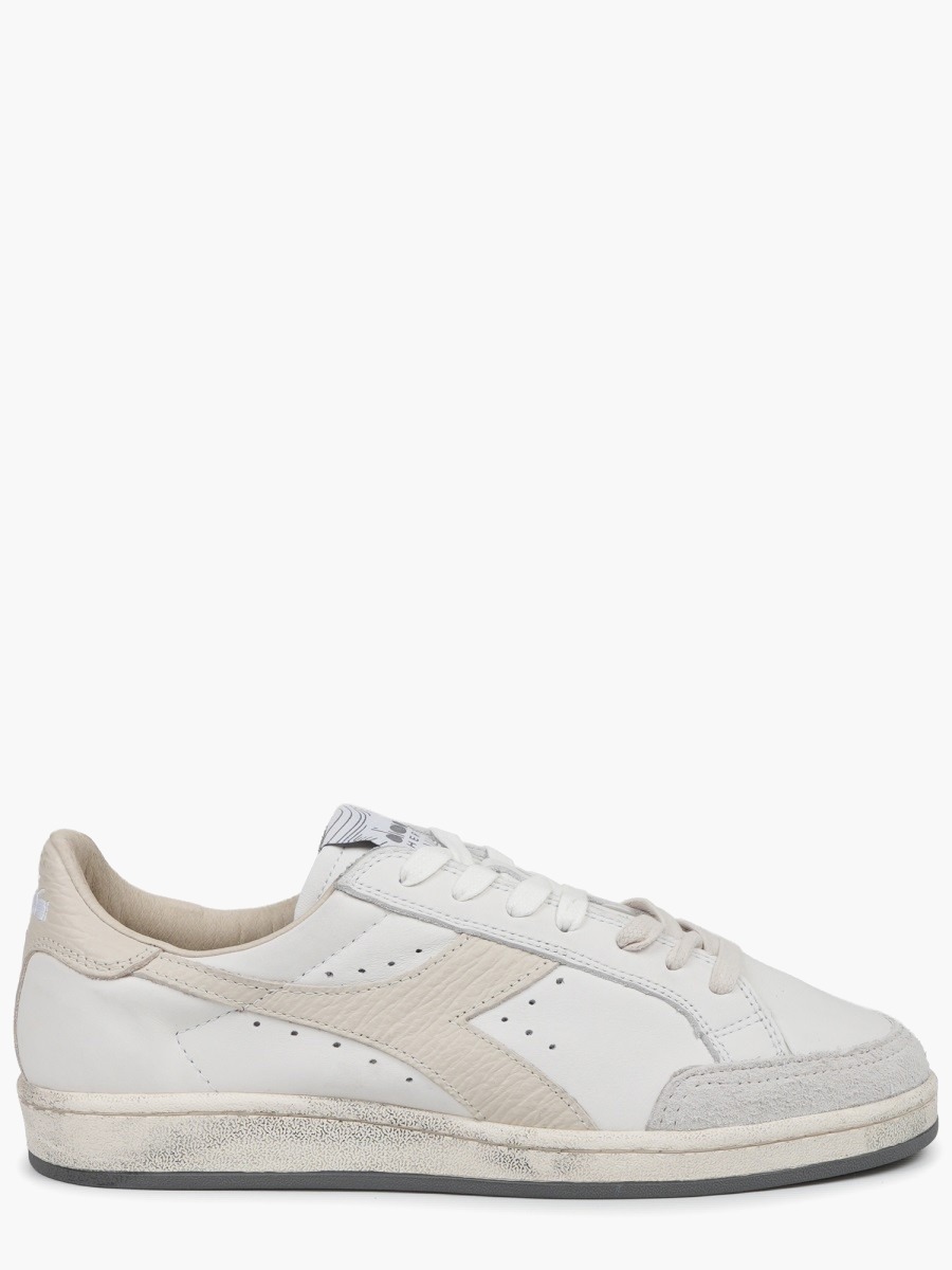nanito_source_url:https://nokinstyle.com/2418663/sneaker-prestige-used.jpg